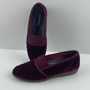 Tender Tootsies Lily Slippers Sz 7 Bergundy Plush